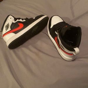 Jordan AJ 1 Mid